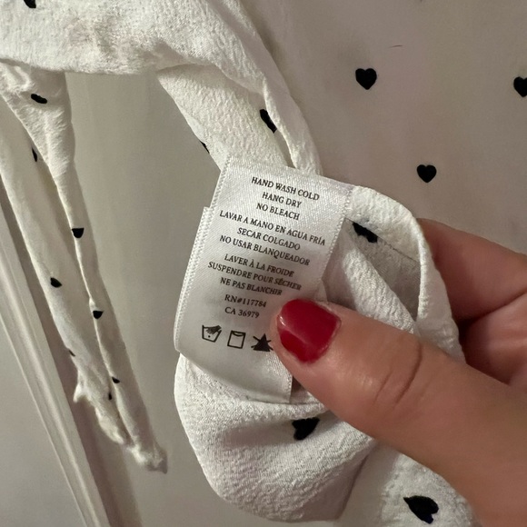 Rails Sloane button down, heart print, ties at waist, white and black, size XS - Picture 11 of 11